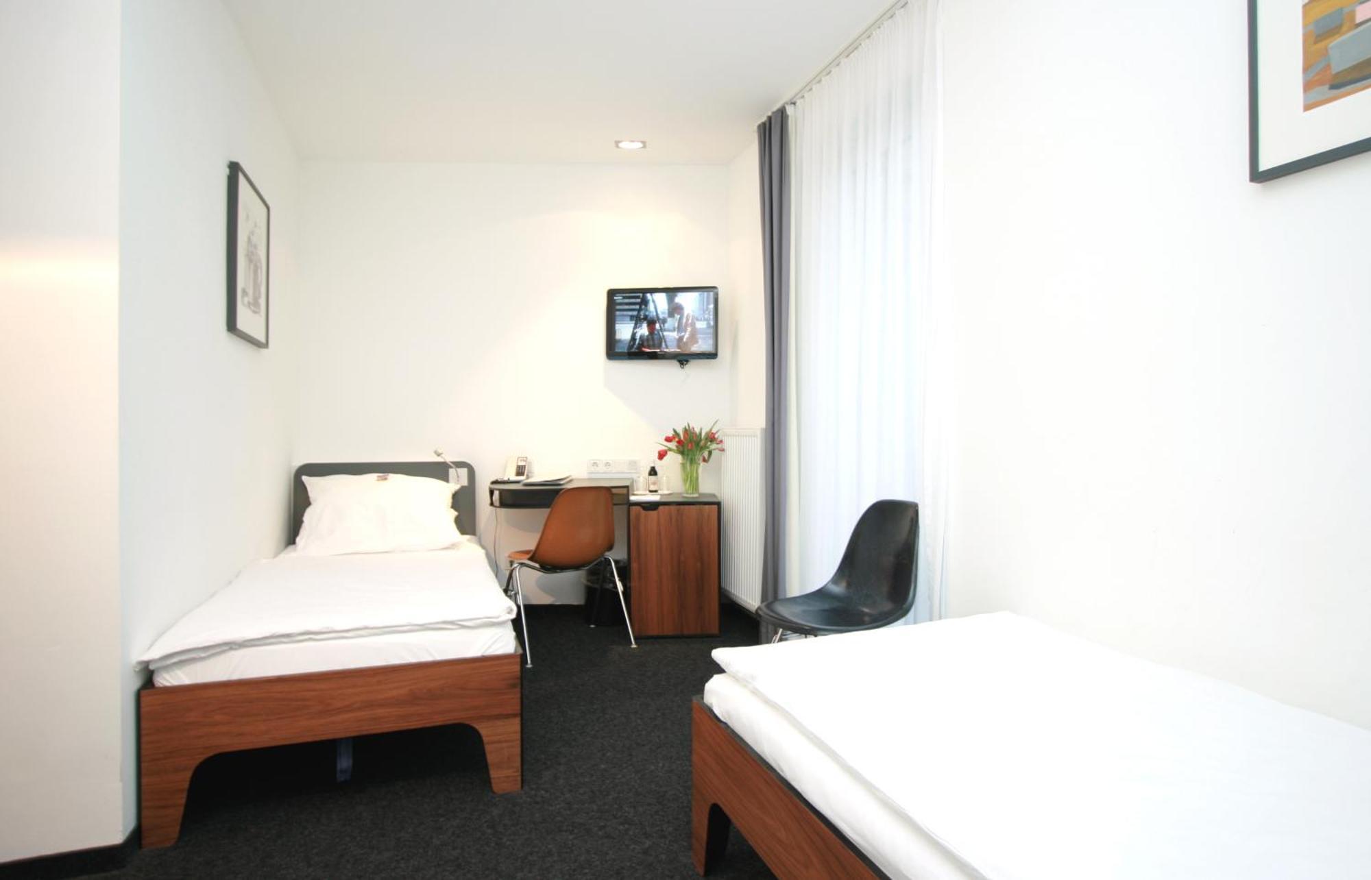 Chelsea Hotel Köln Oda fotoğraf